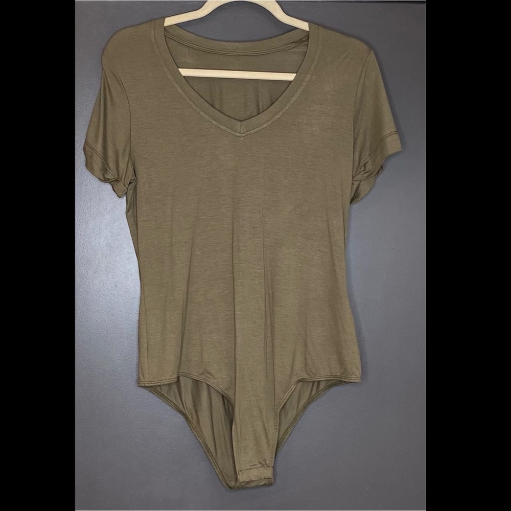 Army Green T-Shirt V-Neck Bodysuit sz L
